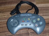 Nazwa przedmiotu: CD32 Competion Pro Gamepad Honey Bee